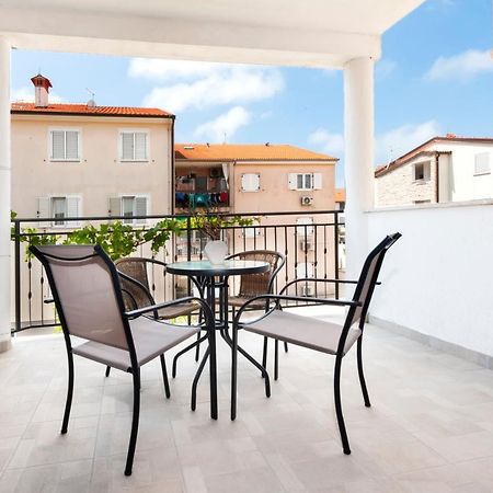 Apartments Vinko Ровин Екстериор снимка
